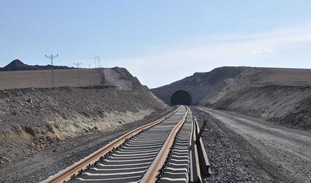 Bakü-Tiflis-Kars'ta yılda 1 milyon yolcu bekleniyor