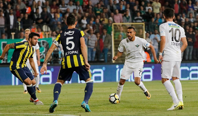 Fenerbahçe, Manisa'dan eli boş döndü