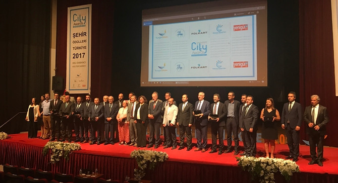 Medipol Mega Üniversite Hastanesi'ne Yılın Sağlık Kuruluşu ödülü