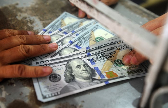 Serbest piyasada dolar 3,7730 liradan açıldı