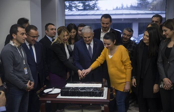 Siyasetçilerin ve gazetecilerin tatili olmaz