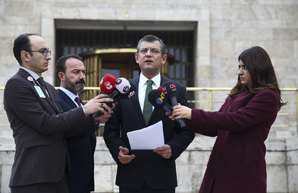 Özel'den TBMM Başkanı'na 'inşaat' tepkisi