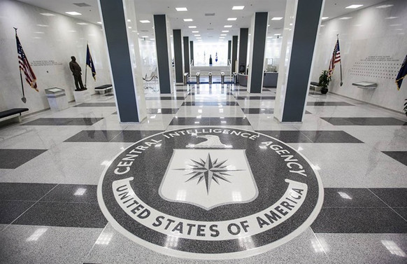 Ürdün Kralı Hüseyin ile aktris Cabot'u CIA tanıştırmış
