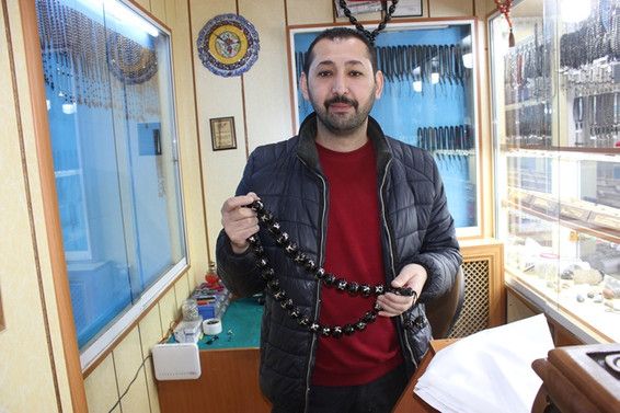 Otomobil fiyatına tespih yaptı