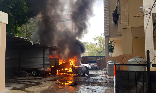 Lübnan'da park halindeki araçta patlama