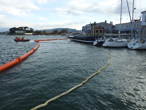 Urla İskelesi'ndeki akaryakıt kirliliği temizlendi