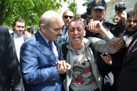 Dilek Özçelik hayatını kaybetti