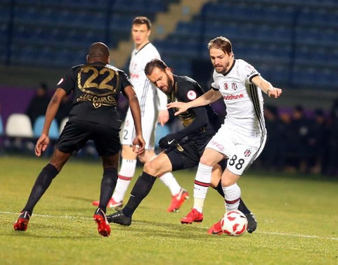 Beşiktaş yenilgiye rağmen turladı