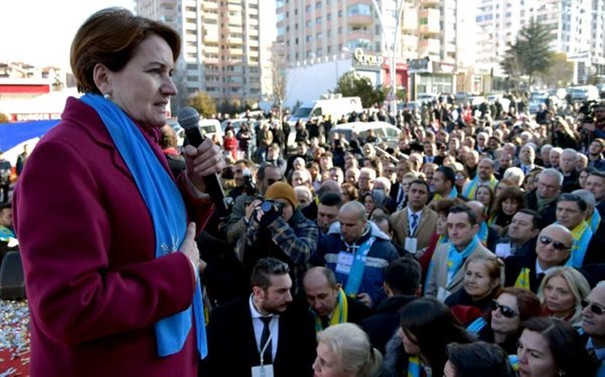Akşener: Harekat yapmak isteyen, çeneyi kapatır, talimatı verir