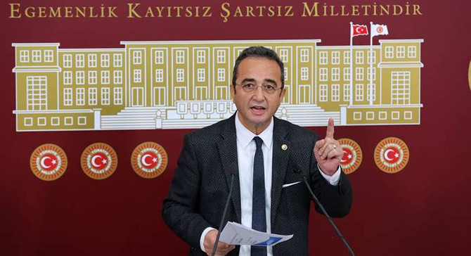 Meclis'te basın toplantısı şampiyonu CHP