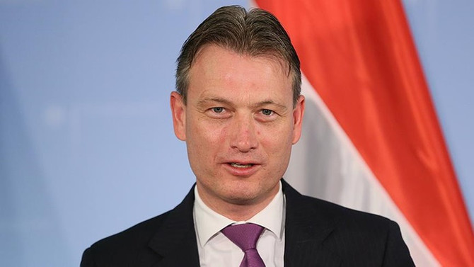 Hollanda: YPG masum değil