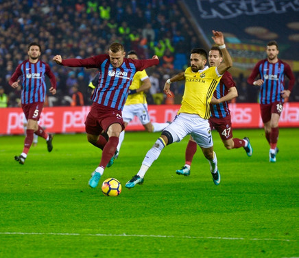 Fenerbahçe ile Trabzonspor berabere kaldı