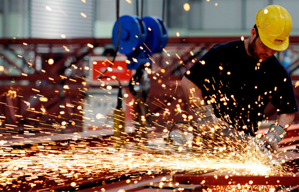 Metal işçileri 1 saatliğine iş bıraktı