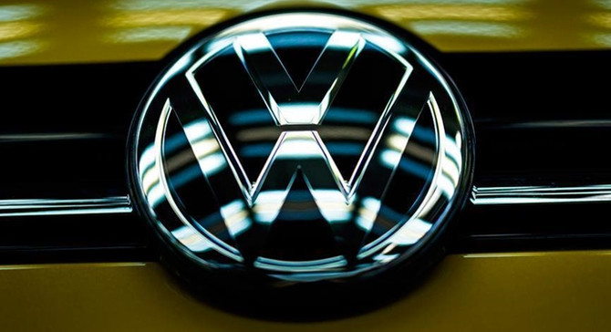 Alman otomotiv devlerine deney suçlaması