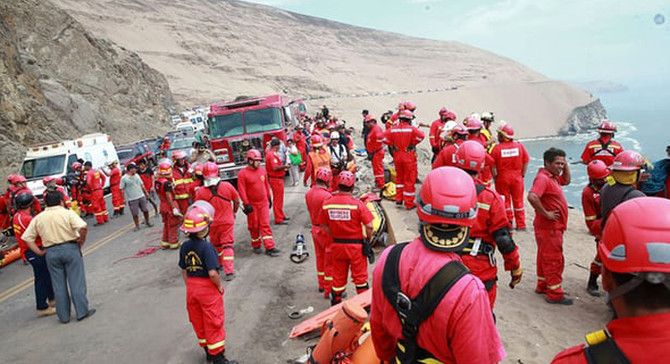 Peru'da otobüs uçuruma düştü: 48 ölü