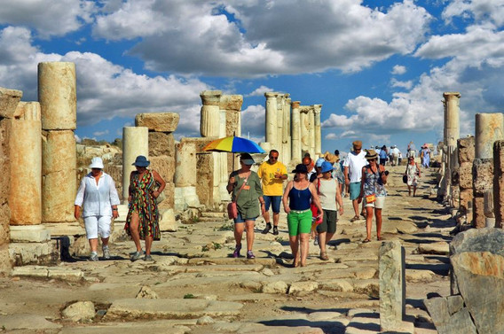 Turizmden 26.3 milyar dolar geldi