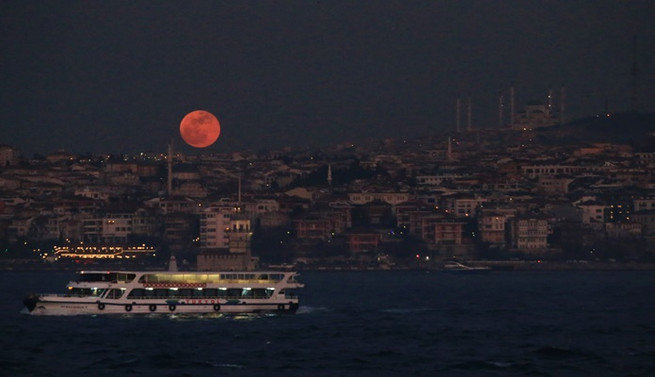 'Süper Kanlı Mavi Ay' İstanbul'dan da izlendi