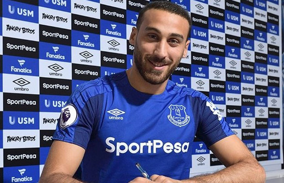 Cenk Tosun resmen Everton'da