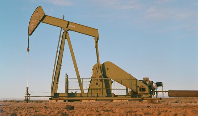 Azalan kuyu sayısı petrol fiyatlarına destek oldu