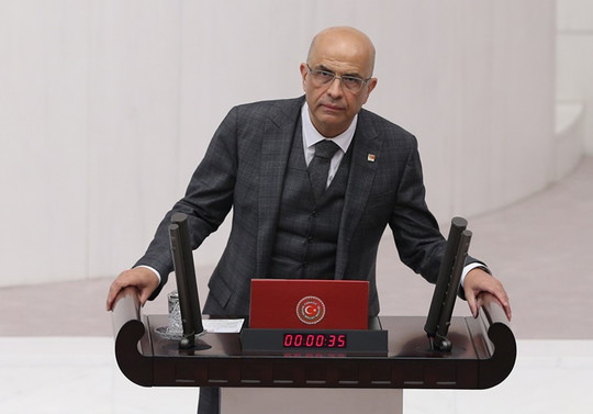 Berberoğlu yemin etti, Baykal'a doktorlar izin vermedi