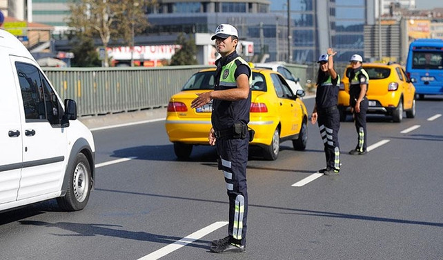 Yolcuyu mağdur eden taksici mercek altında