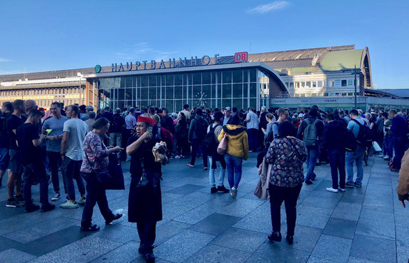 Köln merkez tren istasyonunda rehine krizi