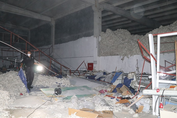 İzmir'de tekstil atölyesinin duvarı çöktü: 2 ölü, 3 yaralı