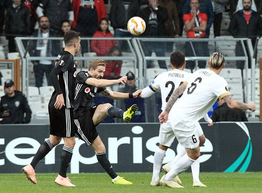 Beşiktaş sahasında mağlup: 4-2