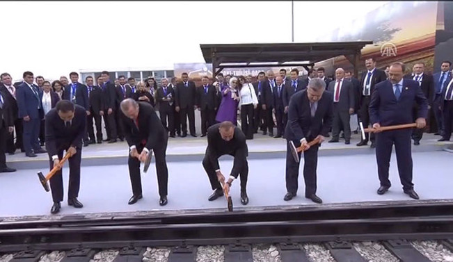 Demir İpek Yolu, 1 yılda 110 bin ton yük taşıdı