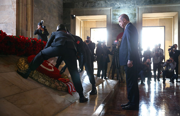 Atatürk'ü minnetle anıyoruz