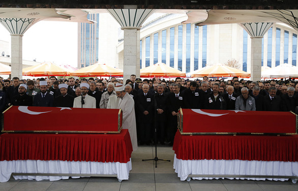 Şehitler son yolculuklarına uğurlandı