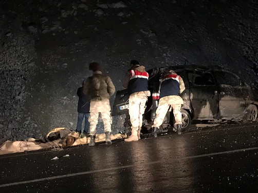 Van'da göçmenleri taşıyan minibüs şarampole yuvarlandı
