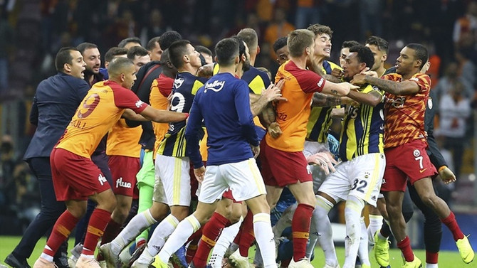 Terim'e 7, Şaş ve Jailson'a 8 maç men cezası