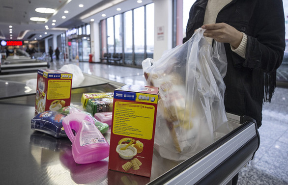 Plastik poşetleri ücretsiz verenlere para cezası uygulanacak