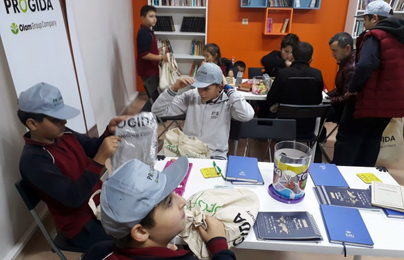 Üniversite öğrencilerinden mevsimlik öğrencilere ‘Sosyal Aktivite Sınıfı’