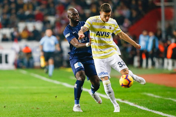 Fenerbahçe, ligin ilk yarısını 17. sırada tamamladı