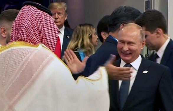 Rusya, Putin ve Selman'ın çak selamlaşmasını savundu