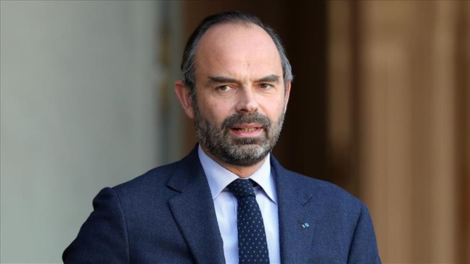 Fransa'da 6 ay ertelenen zamlar 2019 için iptal edildi