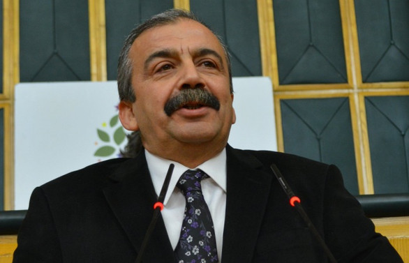 Sırrı Süreyya Önder teslim oldu