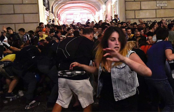 İtalya'da gece kulübünde izdiham: 6 ölü