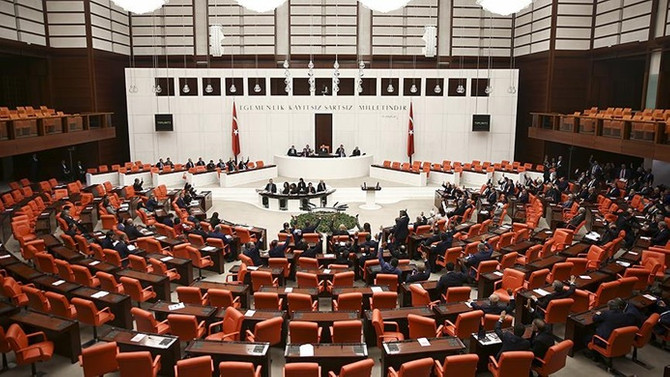 'Torba tasarı'nın 33 maddesi komisyondan geçti