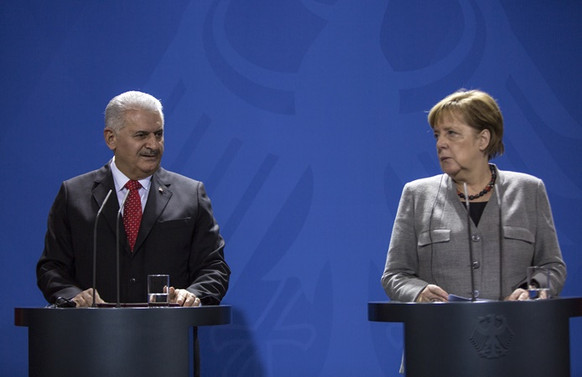 Merkel: Görüşmelerimiz yoğun bir şekilde sürmeli