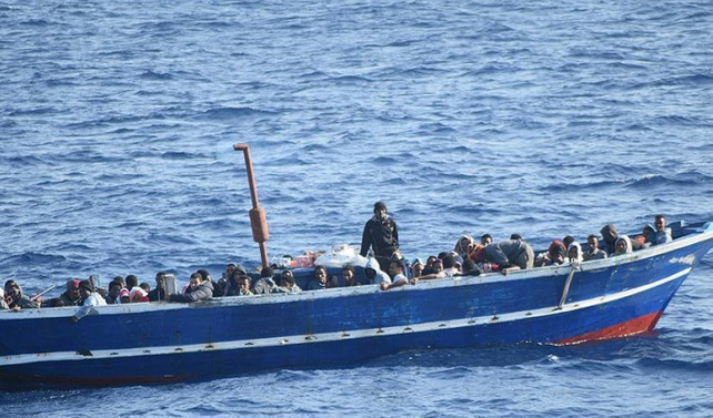 Akdeniz'de sığınmacı faciası: 90 ölü