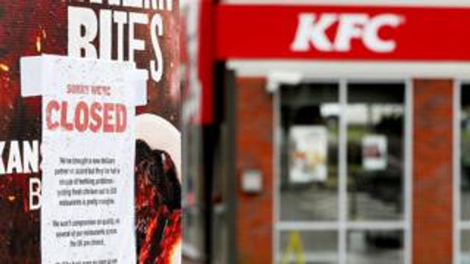 Tavuklar bitti, KFC İngiltere'deki restoranları kapattı