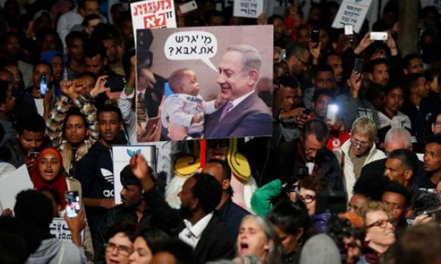 İsrailliler, Afrikalıları sınır dışı planını protesto etti