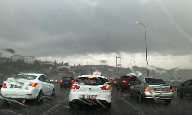 İstanbul'da sağanak yağış etkili