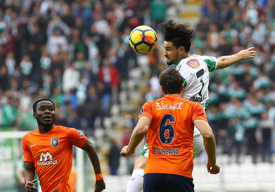 Başakşehir, 90+2'de 1 puana razı oldu