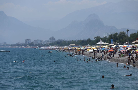 Antalya'ya gelen turist sayısı yüzde 13 arttı