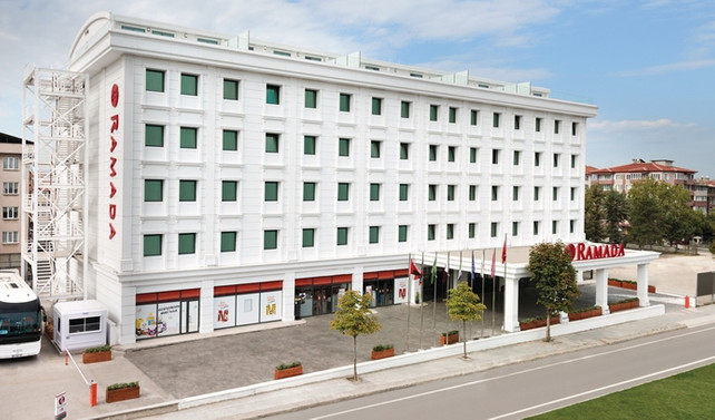 Alkaş Grup 25 milyon lira yatırımla Ramada oteli faaliyete aldı