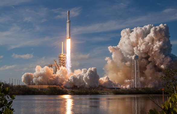 Musk, uzay yarışında meydan okuyor!